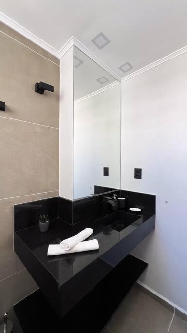Apartment Apto Pitangueiras Com Wifi, Garagem, Roupas De Cama E Banho