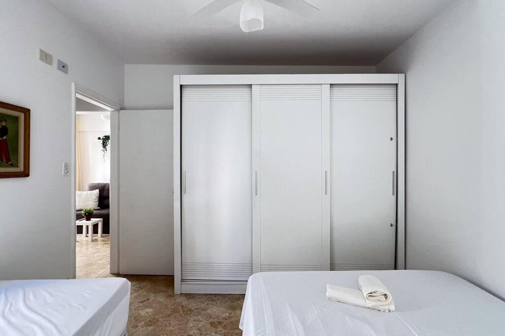 Apto Pitangueiras Com Wifi, Garagem, Roupas De Cama E Banho Guaruja
