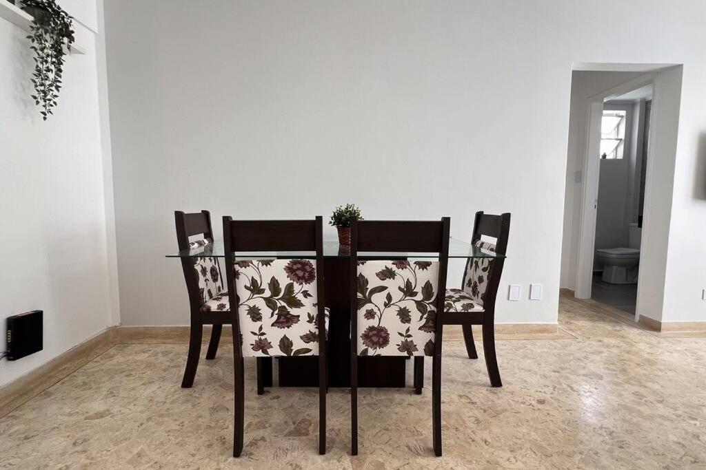 Apto Pitangueiras Com Wifi, Garagem, Roupas De Cama E Banho Apartment *