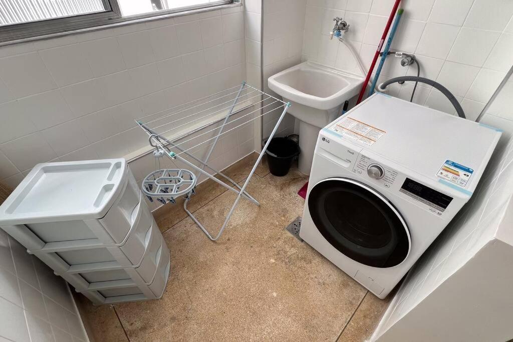 Apto Pitangueiras Com Wifi, Garagem, Roupas De Cama E Banho Apartment